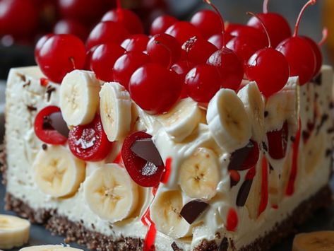 Banana Split Cheesecake, Cookout Desserts, Cheesecake With Whipped Cream, Banana Split Dessert, Chocolate Graham Crackers, Vegan Cream Cheese, Cheesecake Desserts, Butterscotch Chips, Icebox Cake