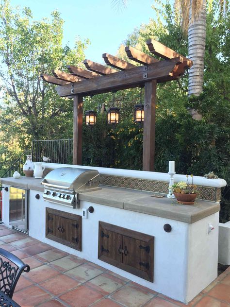 Outdoor Spanish Kitchen, Simple Outdoor Kitchen, Outdoor Improvements, Outdoor Bbq Area, Grill Station, Outdoor Kitchen Plans, Outdoor Bbq Kitchen, Bbq Island, Built In Bbq