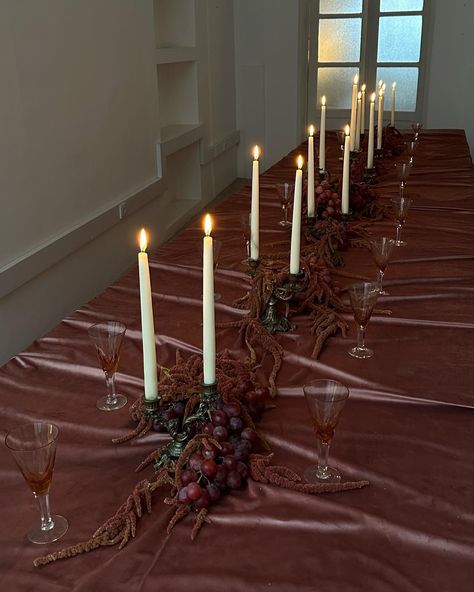 OMER GILONY | Table settings and food styling for a birthday dinner at @studio_mirante Catered by @maria_fernandes_thomaz_ Assisted by @ronialter | Instagram Autumn Tablescapes, Dramatic Table, Setting The Table, Chic Autumn, Rustic Chic, Table Decor, Tablescapes, Candles, Wine