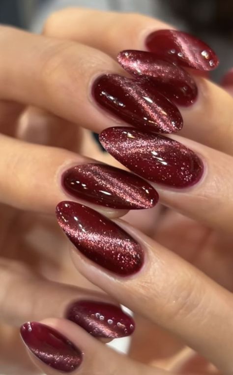 Nail Art Merah Maroon, Nail Art Maroon, Maroon Nail Art, Maroon Nail Designs, Brush Techniques, Inai Pengantin, Classy Party, Red Nail Art Designs, 2023 Nail