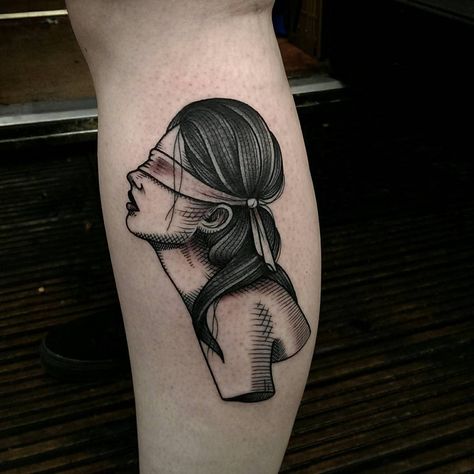 https://www.instagram.com/p/9q-lu-NBwm/ Woman Traditional Tattoo, Blindfolded Woman, Male Models Tattoo, Frida Tattoo, Devil Tattoo, Woman Tattoo, Cool Forearm Tattoos, Old School Tattoo Designs, Top Tattoos