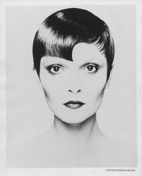 by: Christopher Brooker - VS London 70s Vidal Sassoon Haircut, Vidal Sassoon Hair Color, 60s Hair, The Quiff, Vidal Sassoon, 70s Hair, Haircut Pictures, Short Straight Hair, Fresh Hair