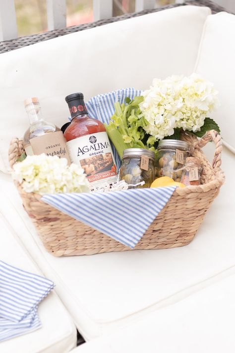 Southern lifestyle blogger Stephanie Ziajka shares one of her favorite DIY gift baskets (a bloody mary gift basket) on Diary of a Debutante Horseradish Vodka, Diy Hostess Gifts, Margarita Gifts, Homemade Gift Baskets, Southern Lifestyle, Gift Catalog, Diy Gift Baskets, Basket Crafts, Clever Gift