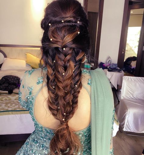 The Most Unique Hairstyles We Spotted On Brides This Week! - ShaadiWish Brides Hairstyles, Bridal Hairstyle Indian Wedding, Wedding Braids, Indian Wedding Hairstyles, Hair Upstyles, Fishtail Braid, Indian Bridal Hairstyles, Chic Hairstyles, Bridal Makeup Artist