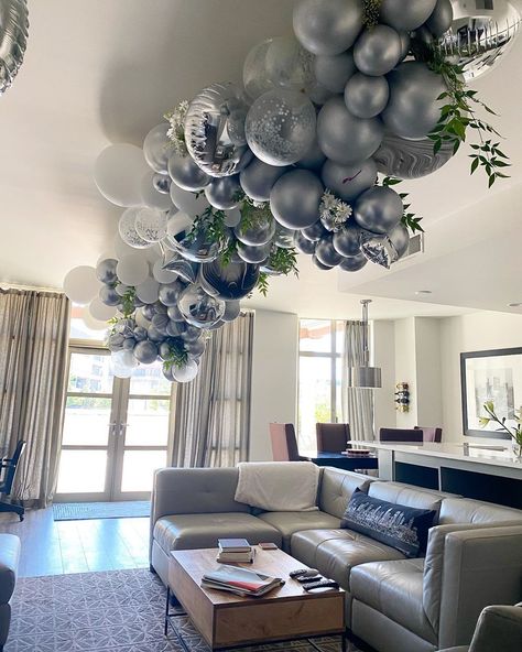 Unisex Party Decorations, Balloon Arch Hanging From Ceiling, Balloon Garland Hanging From Ceiling, Balloon Covered Ceiling, Ballons On The Celling, Balloon Hanging From Ceiling, Luxury Balloon Decor, Balloon Chandelier Diy, Balloon Tablescape