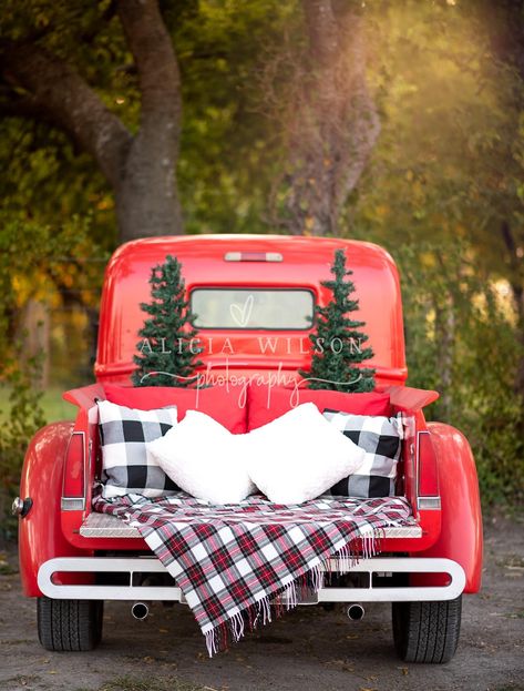 Alicia Wilson Photography is offering vintage truck mini sessions in Rockwall, Texas. Red Vintage Christmas, Vintage Truck Christmas, Horizontal Design, Fabric Photography, Christmas Mini Sessions, Christmas Photography, Christmas Photoshoot, Winter Fabric, Christmas Truck