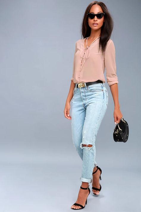 Light Pink Blouse Outfit, Crop Blouse Outfit, Pink Blouse Outfit, Pink Blouses Outfit, Pink Blouses, Trendy Work Outfit, Outfits Sommer, Blush Pink Blouse, Light Pink Blouses