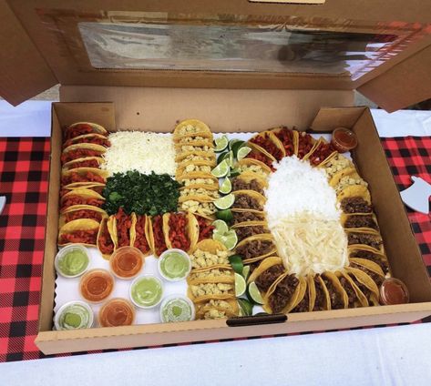 A birthday taco platter with tacos in the shape of the number 40. Taco Number Cake, Birthday Tacos Number, Heart Shaped Tacos, Taco Heart Platter, Birthday Tacos, Tacos Birthday, Birthday Platter, Taco Board, Taco Platter