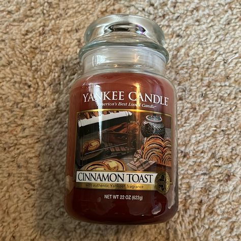 Large Jar Candle. Brand New! Never Burned. 110-150 Hours Burn Time. Smoke And Pet Free Home. Yankee Candle Aesthetic, Cute Candles Aesthetic, Decorating With Candles, Winter Candles, Yankee Candle Cinnamon, Candles Yankee Candle, Autumn Candles, Yankee Candle Autumn, Yankee Candle Fall