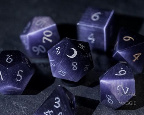 Purple Dice Aesthetic, Dnd Purple, Aesthetic Dice, Dnd Christmas, Dnd Aesthetic, Cool Dnd Dice, Purple Dice, Lunar Moon, Wooden Dice