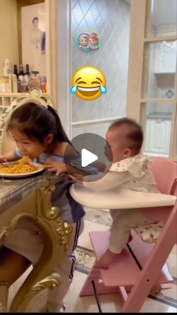 Funny Videos Hilarious Kids, Funny Kids Video, Funny Food Videos, Laughing Babies Video, Funny Kids Videos Hilarious, Funny Baby Videos Hilarious Kids, Crazy Family Humor, Funny Sibling Pictures, Funny Little Kid Videos