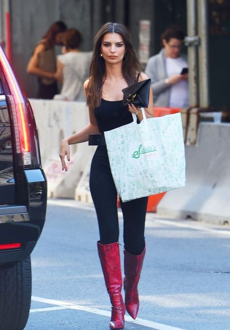 Emrata Outfits, Emrata Style, Princess Wardrobe, Emily Ratajkowski Outfits, Emily Ratajkowski Style, Camila Morrone, Snakeskin Boots, City Outfits, Rachel Mcadams