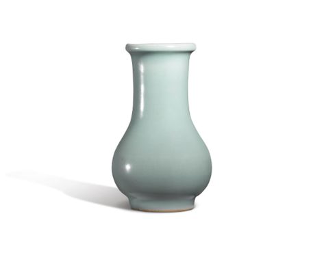 A 'LONGQUAN' CELADON VASE SOUTHERN SONG DYNASTY The pear-shaped body rising from a short tapered foot to a tall cylindrical neck and everted rim, the glaze of an even attractive bluish-green color thinning at the lip.  Sold. 93,750 USD;  16/03/16.   ||| sotheby's n09477lot7tgwqen Longquan Celadon, Room London, Chinese Pottery, Song Dynasty, Classic Southern, Chinese Ceramics, Bluish Green, Tea Bowls, Chinese Porcelain