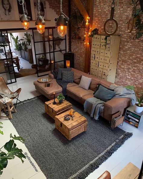 Living areas will bring a little bit of inspiration to your day. Industrial Home Design, Industrial Livingroom, Loft Interiors, Industrial Interior Design, Living Room Loft, Loft Living, Style Deco, Loft Design, Salon Style