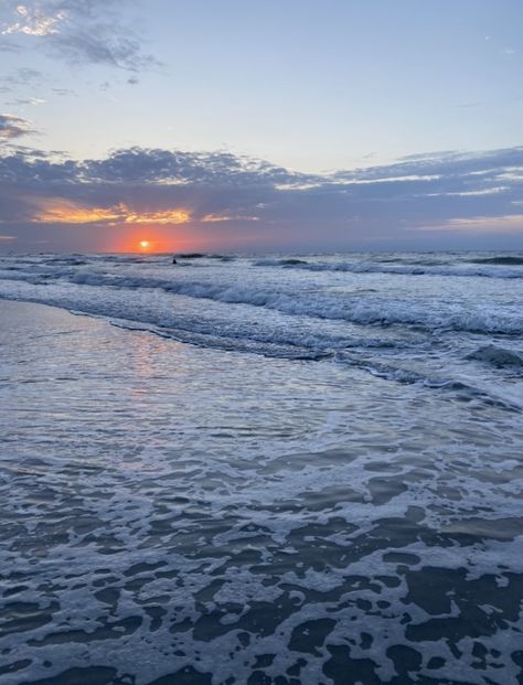 New Jersey Beach Aesthetic, Myrtle Beach Aesthetic, Pretty Beaches, Myrtle Beach Trip, Beach 2024, San Junipero, New Jersey Beaches, Beach Girl Aesthetic, Pretty Skies