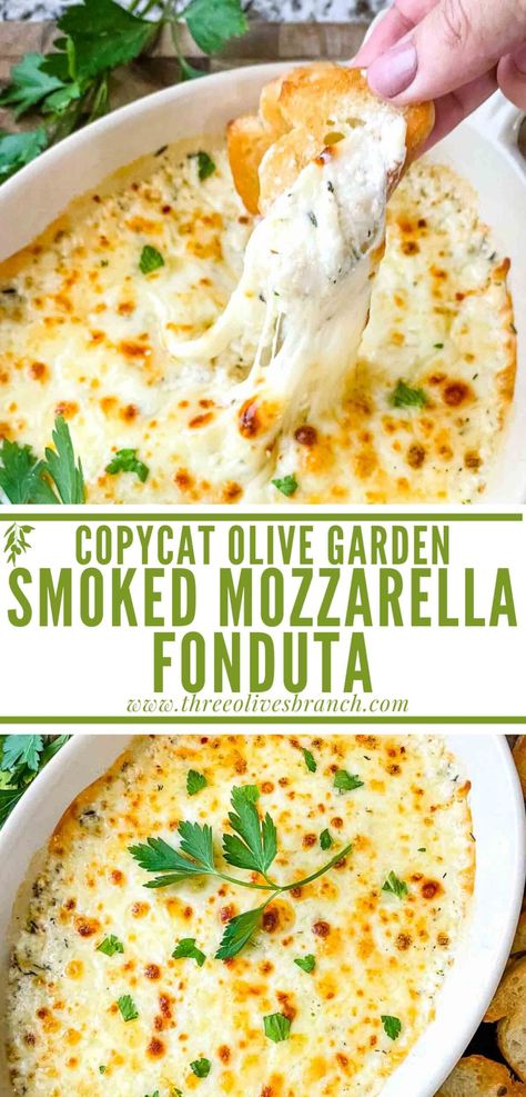 This Copycat Olive Garden Smoked Mozzarella Fonduta is just like the popular restaurant! A fast and easy cheese dip appetizer recipe with Italian flavors. Three cheese dip with crostini bread great for a party or game day. Smoked Mozzarella Dip, Best Hot Cheese Dip, Italian Dips For Bread, Cheesy Bread Dipping Sauce, Peta Bread Dips, Dip For Crostini, Smoked Mozzarella Fonduta, Cream Cheese Mozzarella Dip, Bread And Cheese Dip