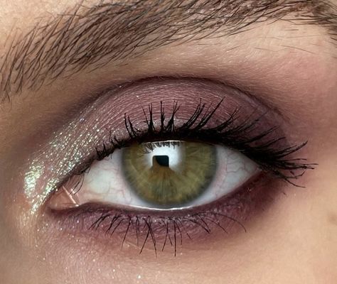 Eye Makeup For Blue Eyes Brown Hair, Green Hazel Eyes Makeup, Makeup Looks For Hazel Green Eyes, Hazel Eye Makeup Natural, Makeup For Green Eyes And Brown Hair, Hazel Eyes Makeup, Twilight Makeup, Deep Set Eyes Makeup, Green Eyes Blonde Hair