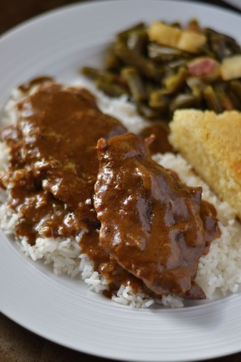 Rice and Gravy Steaks Recipe - Coop Can Cook Coop Can Cook, Homemade Brown Gravy, Smothered Steak, Spaghetti With Ground Beef, Rice And Gravy, Steak And Rice, Cube Steak Recipes, Cube Steak, Brown Gravy