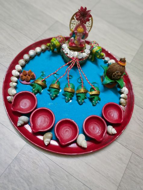 Ganapati Thali Decoration, Rakhi Dish Decoration, Ganpati Pooja Thali Decoration Ideas, Arati Plate Decoration For Ganpati, Arti Thali Decoration Ganpati, Ganpati Arti Thali Decorations, Dish Decoration For Aarti Ganpati, Ganapati Aarti Thali Decoration, Ganesh Arti Thali Decoration