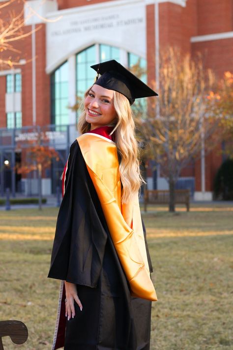 Hunter Yocom University Of Oklahoma Graduation Pictures, College Grad Pictures, Graduation Pic Ideas, College Photos, College Graduation Pictures Poses, Graduation Look, Girl Graduation, Grad Photography, Baby Milestones Pictures