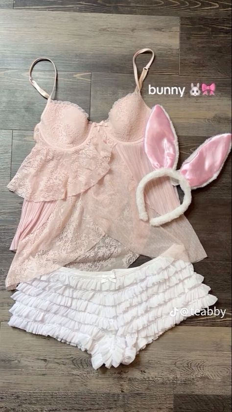 Pink Bunny Costume, Halloween Costumes 2023, Costumes 2023, Rabbit Halloween, Easter Bunny Costume, Bunny Halloween Costume, Classy Halloween Costumes, Trio Halloween Costumes, Pretty Halloween Costumes