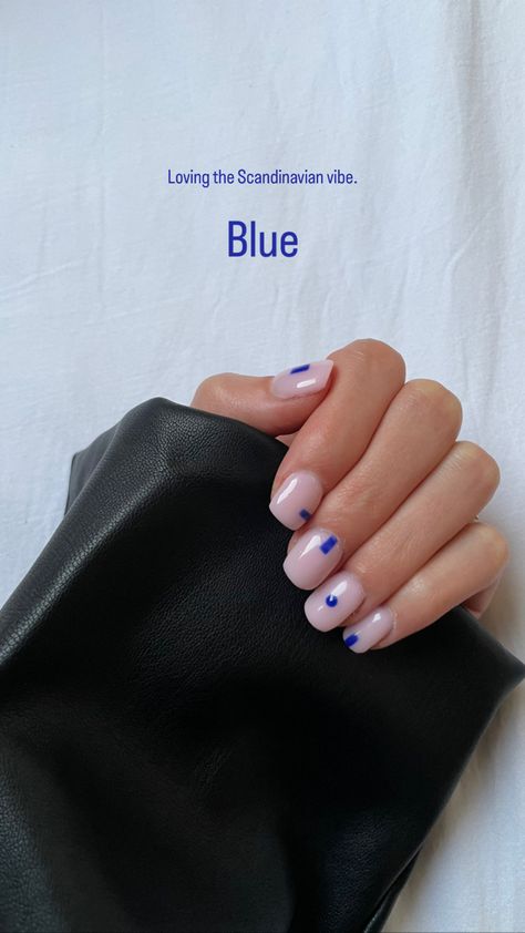 Scandi Nail Art, Scandinavian Nails Design, Scandinavian Nail Art, Blue Minimalist Nails, Scandi Nails, Scandinavian Nails, Scandinavian Fashion, Simple Nail, Minimalist Nails