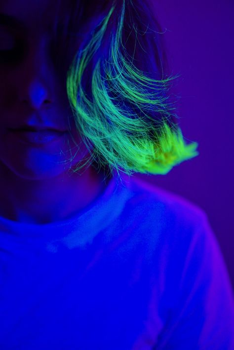 Glow In The Dark Hair Dye, Glow In The Dark Hair, Galaxy Hair Color, Human Oc, Pink Short Hair, Dark Hair Dye, Neon Pink Shorts, Dark Green Hair, Dark Galaxy