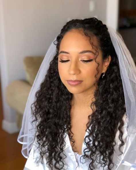 Search Curly Bride - Curly Bride Biracial Bridal Makeup, Neutral Glam Makeup, Curly Bride, Curly Hair Half Up Half Down, Curly Bridal Hair, Hair Down Styles, Neutral Glam, Natural Hair Wedding, Bridal Hair Down