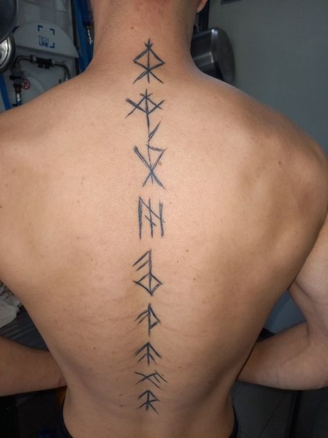 Icelandic Tattoo, Tattoo Down Spine, Rune Vichinghe, Viking Rune Tattoo, Celtic Tattoo Symbols, Viking Tattoo Symbol, Hunter Tattoo, Rune Viking, Cute Finger Tattoos