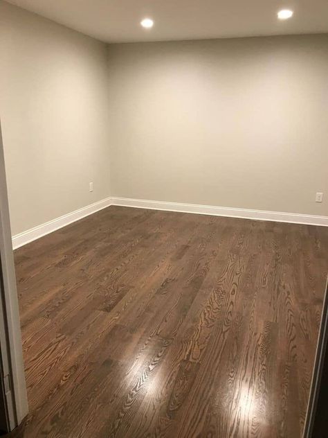 Beige Wall Dark Floor, Dark Wood Floor Light Walls, Dark Wood Floor Beige Walls, Wall Colour With Brown Floor, Dark Oak Flooring Bedroom, Wall Color With Brown Flooring, Wall Color Dark Floors, Wall Paint For Brown Floors, Paint Colors For Brown Floors