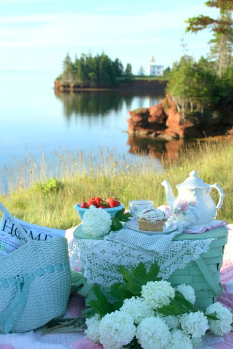 Aiken House & Gardens - Prince Edward Island, Canada.  So lovely Quiet Storm, Estilo Shabby Chic, Company Picnic, Romantic Picnics, Picnic Ideas, Perfect Picnic, Picnic Time, Prince Edward Island, Tea For Two