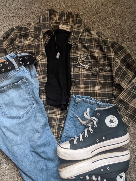 Flannel Grunge Aesthetic, Grunge Outfits Men Winter, Flannel Masc Outfits, Grunge X Academia, Masc Flannel Outfits, Grunge Flannel Outfits Men, Grunge Ftm Outfits, Flannel Aesthetic Outfits, Y2k Flannel Outfits