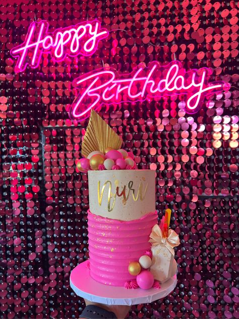 Neon Pink Cake Birthday, Birthday Cake For Women Barbie, Pink Theme Birthday Cake, Hot Pink Barbie Cake, Hot Pink Birthday Ideas, Hot Pink And Orange Cake, Hot Pink And Gold Birthday Party, Disco Barbie Cake, Hot Pink Cake Ideas