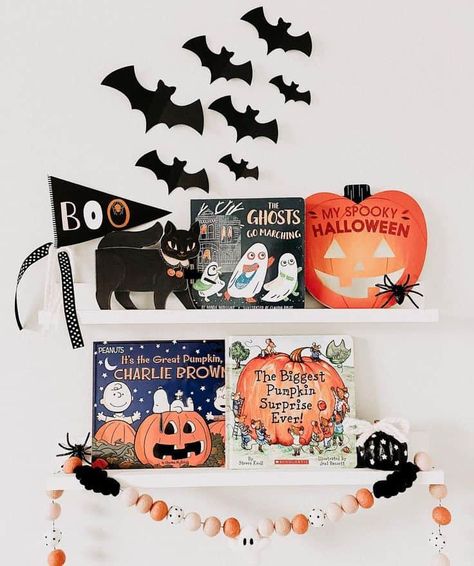 16 Halloween Kids Bookshelf Decor Ideas » Lady Decluttered Bookshelf Decor Ideas, Small Chalkboard Signs, Lady Decluttered, Halloween Decor Diy, Kids Bookshelf, It's The Great Pumpkin, Cottage Core Decor, Ghost Diy, Diy Halloween Decor