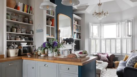 Open Plan Kitchen Living Room Victorian Terrace, Victorian Flat Interior, Victorian Townhouse Interior, Small Victorian Kitchen, Small Victorian Living Room, Small Victorian Terrace Interior, London Flat Interior, Living Room Victorian, Small Open Plan Kitchens