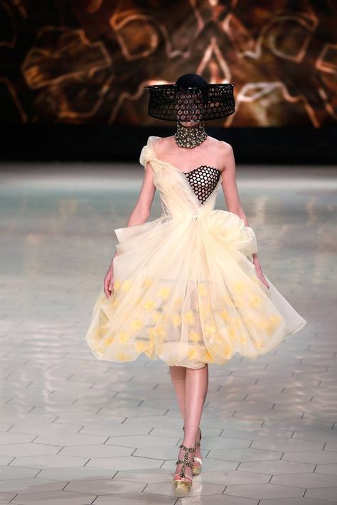 Honeycomb, Beekeepers’ Hats, and Flowers at Today’s Apiary-Themed McQueen Show - The Cut Mood Board Fashion Inspiration, Bee Costume, Mood Board Fashion, Bee Keeping, Bee Hive, Paris Fashion, Honeycomb, New Outfits, Runway Fashion