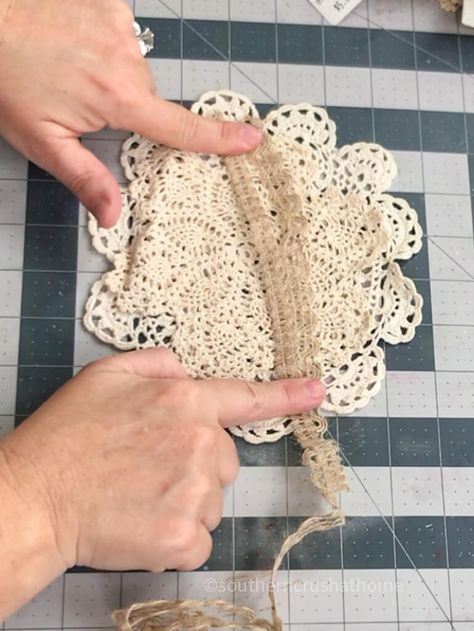 How to Make an Easy Bow Using a Doily +5 Doily Craft Ideas https://www.southerncrushathome.com/how-to-make-an-easy-bow-using-a-doily-doily-craft-ideas/ Doily Table Runner Diy, What To Do With Old Doilies Ideas, Lace Doily Crafts, Doily Ornaments Diy, How To Make Christmas Angels, Lace Projects Craft Ideas, Doilies Crafts Repurposed, Dollies Crafts, Button Crafts To Sell