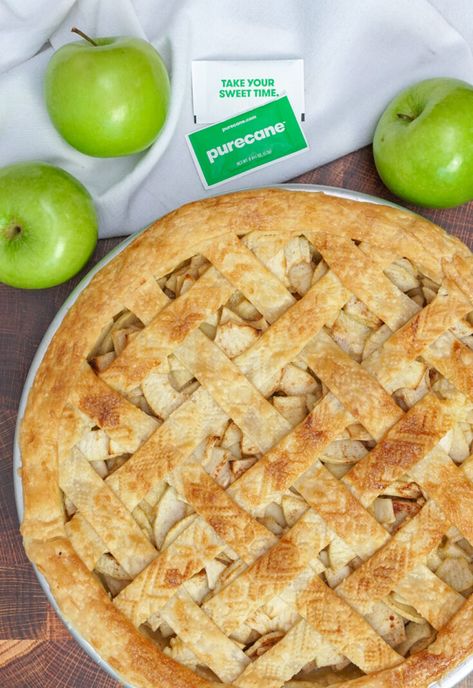 Fresh Apple Pie Recipe, Sugar Free Apple Pie, Apple Pie Lattice, Classic Apple Pie Recipe, Pumpkin Pie Crust, Sugar Free Pie, Lattice Pie Crust, Cinnamon Desserts, Apple Pie Filling Recipes