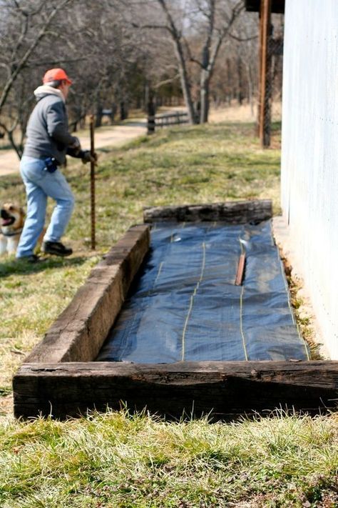 Flower bed against side  of house, side yard. Railroad Ties Landscaping, Railroad Tie, Railroad Ties, Flower Bed Designs, Garden Weeds, Garden Shrubs, Front Yard Garden, Garden Borders, Landscaping With Rocks