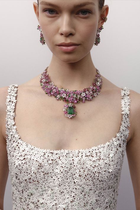 Lux Lifestyle, Dior 2023, Victoire De Castellane, Bridal Necklace Designs, Stones Necklace, Dior Jewelry, Christian Dior Couture, Maria Grazia, Dior Couture