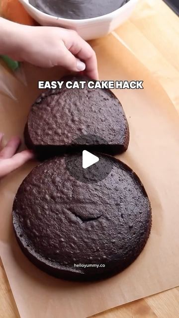 hello, Yummy on Instagram: "Easy Black Cat Cake anyone can make with this easy cake hack! 🐈‍⬛ Get the full recipe on my site helloyummy.co search “black cat.” This adorable Halloween dessert will wow your guests at your next spooky and fun party! 🖤 #helloyummyeats #halloweencake #catcake #halloweenfood #halloweendesserts" Night Before Christmas Cake Ideas, Halloween Themed Birthday Cake, Diy Halloween Desserts, Black Cat Cake, Hello Yummy, Halloween Cakes Diy, Cake Diy Easy, Haloween Cakes, Halloween Cake Design