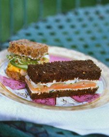 Smoked Salmon Endive Tea Sandwiches. When filling sandwiches, make sure salmon slices go slightly outside the bread; when you cut off the crusts, the filling will go to the edge. Salmon Tea Sandwiches, Baby Shower Food Menu, Tea Party Menu, Stuffed Meatballs, Picky Palate, Tea Sandwiches Recipes, Smoked Salmon Recipes, Baby Shower Tea, Tea Party Food