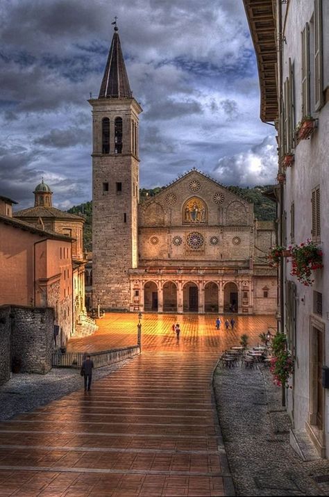 Postcards From Italy, Italy Culture, Perugia Italy, Villas In Italy, Italy Pictures, Umbria Italy, Living In Italy, Explore Italy, Places In Italy