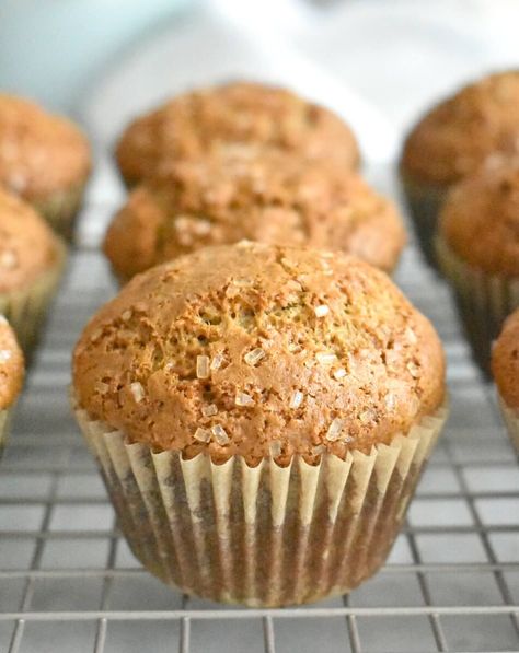 Bran Muffins - Herbs & Flour Weight Watchers Banana Bread, Banana Bread Almond Flour, Banana Applesauce Muffins, Applesauce Muffin Recipe, Flake Recipes, Applesauce Muffins, Banana Bread Muffins, Healthy Muffin Recipes, Bran Muffins