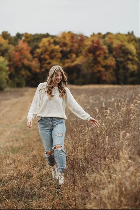 fall, field, autum, leaves, sweater, jeans, boots, blonde, smile, orange, red, walking, candid Fall Senior Portraits, Senior Photography Poses, Senior Portrait Poses, Fall Senior Pictures, Winter Photoshoot, Senior Pictures Poses, Pic Pose, Senior Photoshoot, Fall Photoshoot