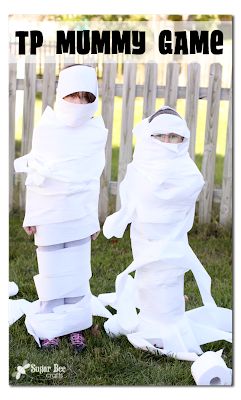 Toilet Paper Roll Game | Mummy Game Ideas Toilet Paper Mummy, Mummy Game, Mummy Games, Mummy Party, Halloween Themed Birthday Party, Fun Halloween Party Games, Halloween Class Party, Halloween Infantil, School Halloween Party