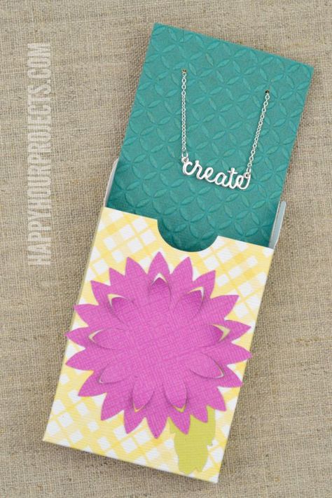 How to Make a Jewelry Gift Box | Easy Die-Cut Project at www.happyhourprojects.com Diy Necklace Gift Box, Diy Jewelry Gift Box, Jewerly Box Diy, Big Gift Boxes, Jewerly Boxes, Diy Jewelry Gifts, Necklace Gift Box, Easy Jewelry, Diy Valentines Crafts