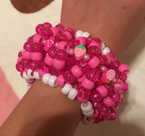 Sanrio Kandi Cuff, Kandi Cute, Kandi Inspo Cuff, Kandi Ideas Cuffs, Pink Kandi, Kandi Kids, Kandi Inspiration, Scene Kandi, Kandi Necklace