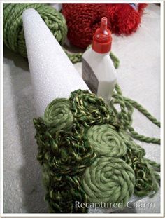 Holiday Yarn Trees Yarn Trees, Diy Yarn, Cone Christmas Trees, Christmas Tree Crafts, How To Make Diy, Noel Christmas, Diy Christmas Tree, Holiday Diy, Homemade Christmas