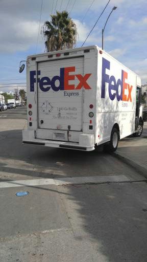 Another wonderful parking job down the street from a local FedEx driver. New Car Delivery Snapchat, Fedex Delivery, Fedex Delivery Package Format, Fedex Accident Proof, Fedex Delivery Package, Fedex Car Delivery, Driver Permit Picture, Fedex Car Broke Down, Broken Iphone Screen